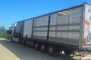 Aprovizionare cu TIR-ul a depozitului de panouri premium PIR Thermotop din Măgurele, județul Ilfov.